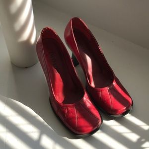 Cute red vintage heels, high quality